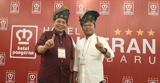 Usung Konsep Nasionalisme, Pasangan ISO Jadi Perhatian, Kenakan Kemeja Merah Putih dan Bertanjak Melayu